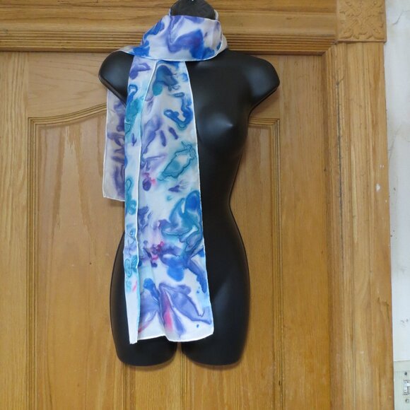 Two separate Watercolor scarves - Picture 9 of 13